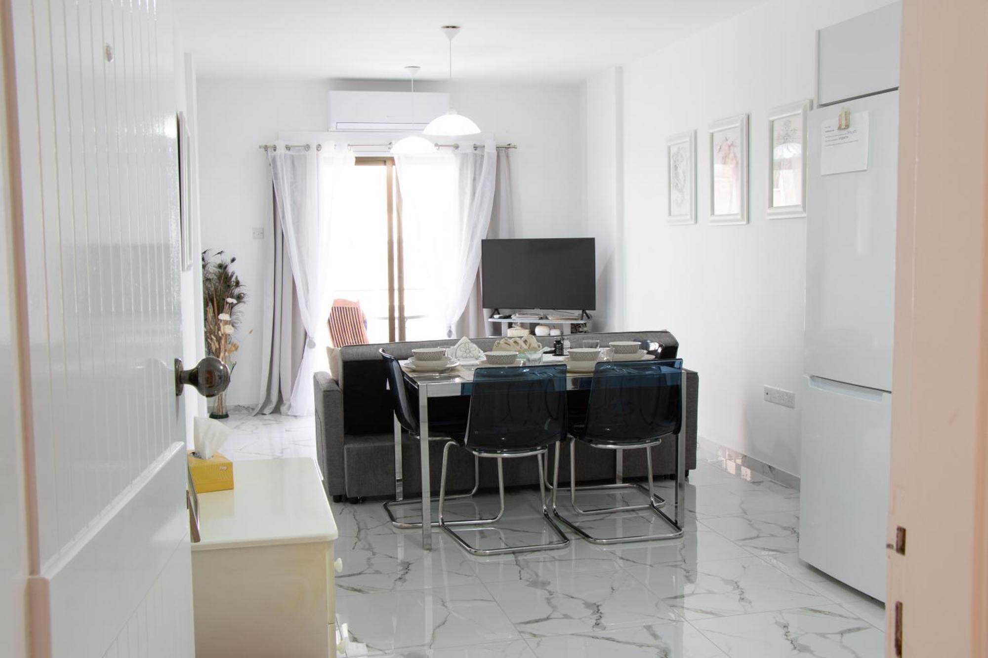 Apartment,Near The Beach Pinikoudes Λάρνακα Εξωτερικό φωτογραφία